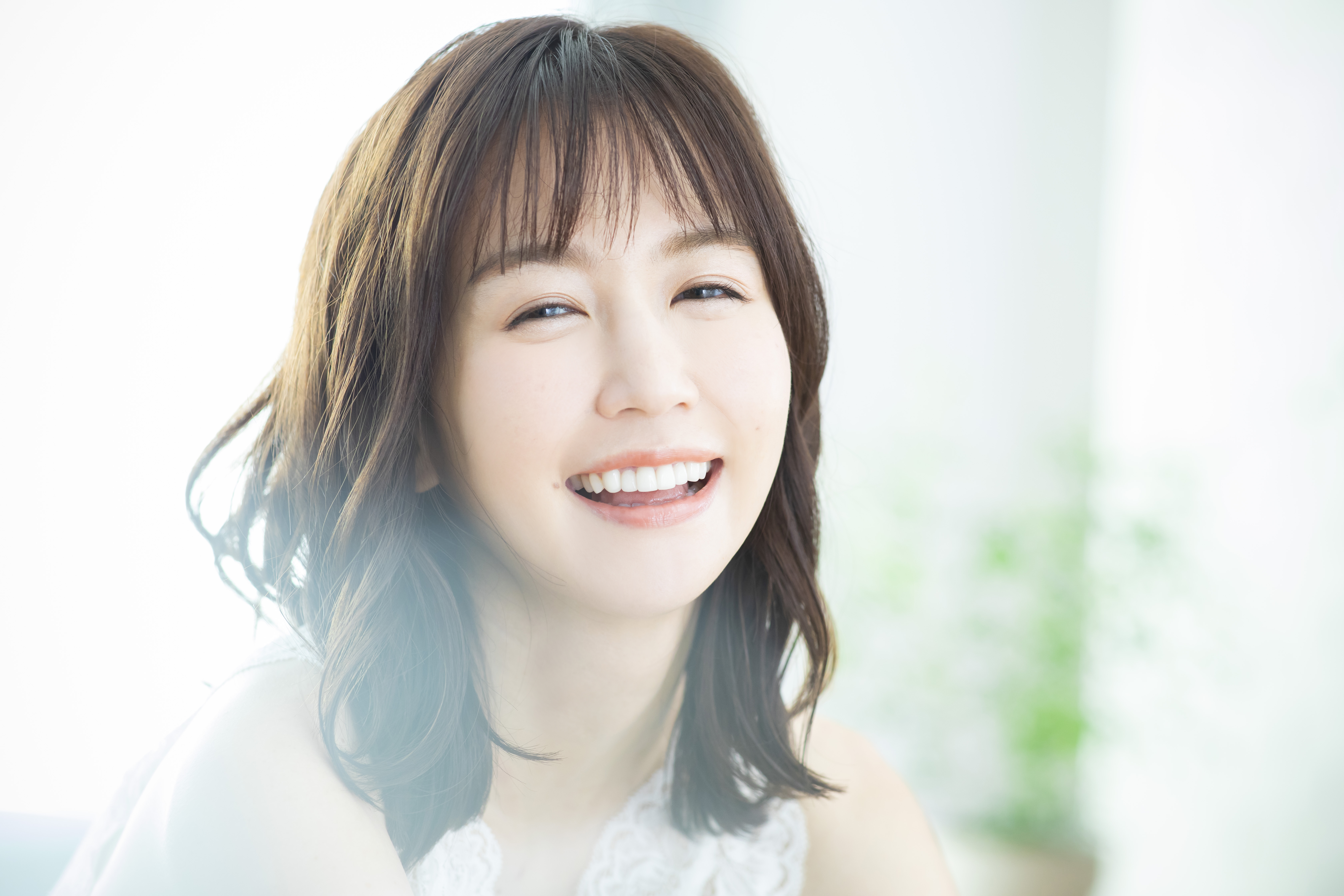 自然で美しく患者様の魅力をより引き立たせる白さに